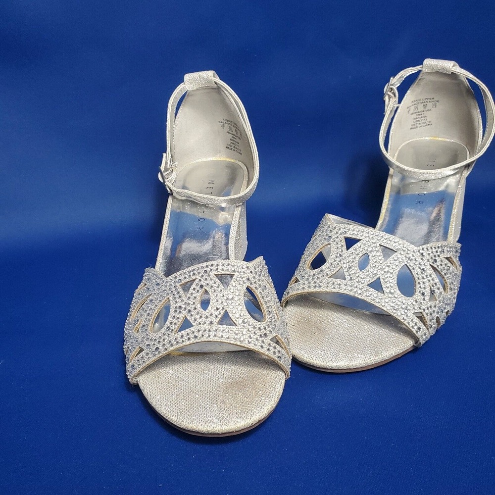 Holiday Shoe sz6 Princess Mal Fairy Belle Metaphor Mariana Sandal Sparkle Silver